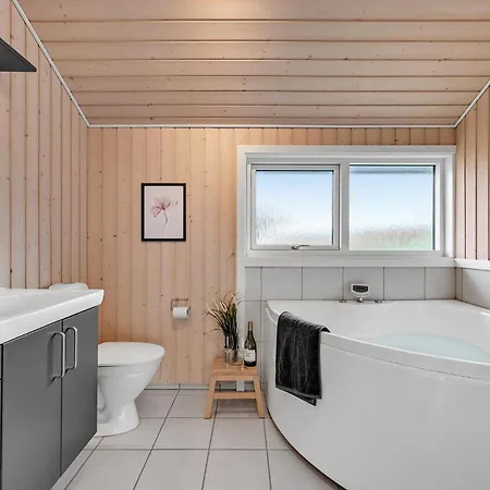 Cozy In With House Sea View Holiday home