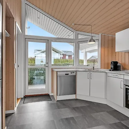 Cozy In With House Sea View Holiday home